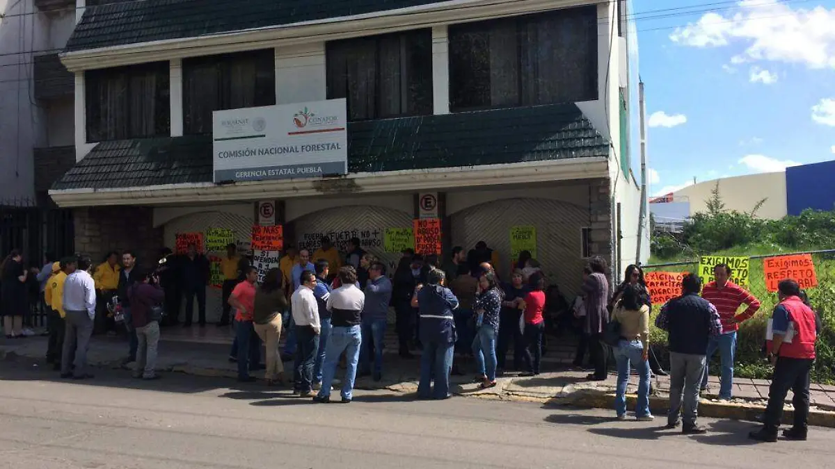 bloquean oficinas de la semarnat